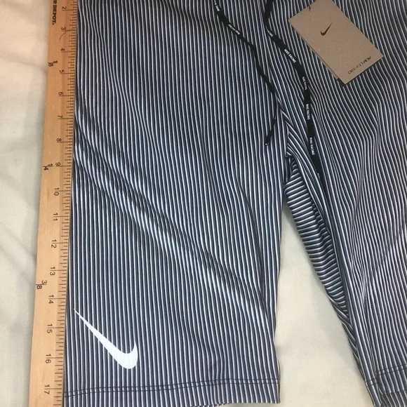 Nike AeroSwift Dri-FIT ADV 1/2-Length Running Tights Men's Size XL FN3369-013